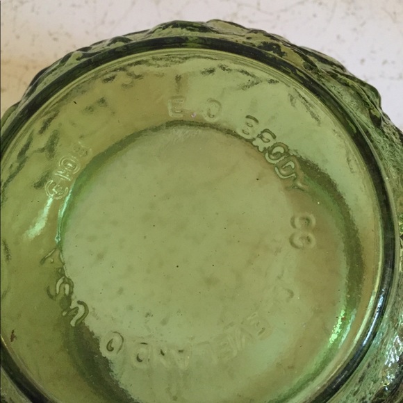 Mid Century Avocado Green Stippled Glass Vase - Picture 7 of 11